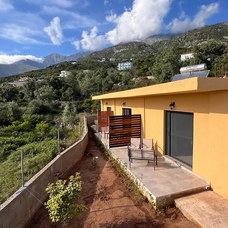 House Of Rose アパート Dhërmi