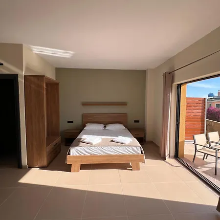 House Of Rose Apartment