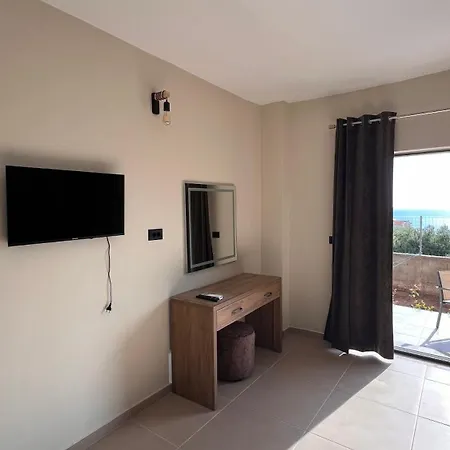 House Of Rose Apartment